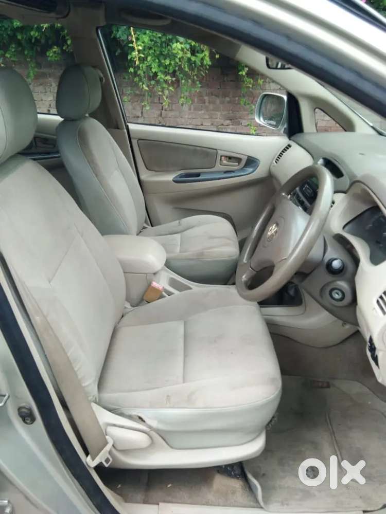 Toyota Innova G 8 Seater Model 12-2005 Diesel Good Condition For Sale