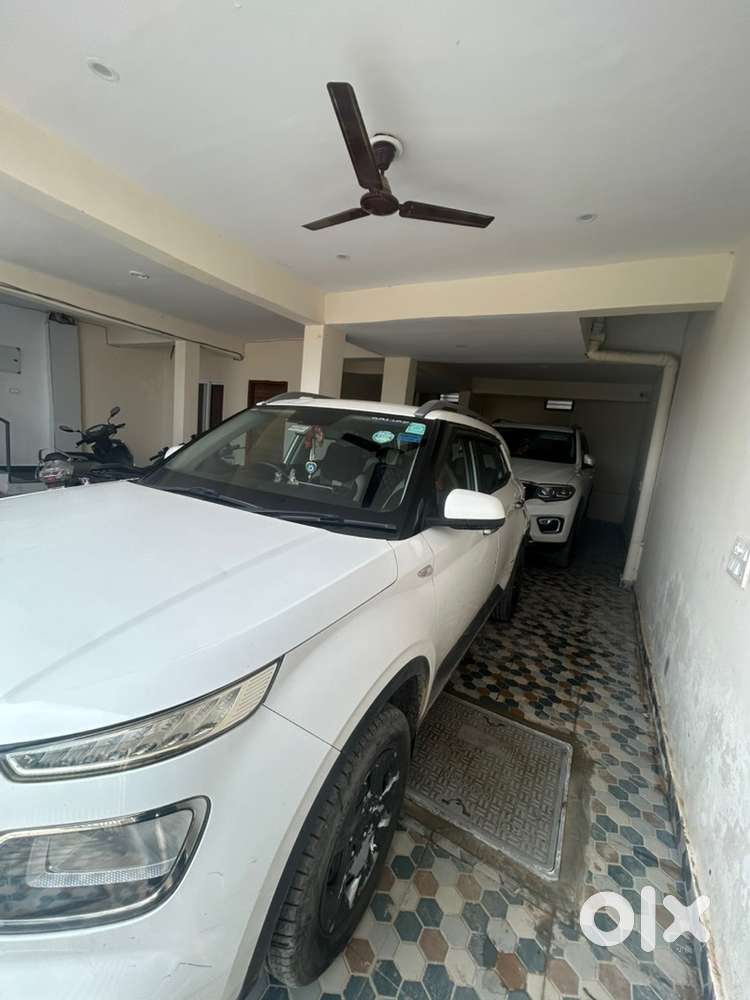Hyundai Venue Petrol Manual 2021