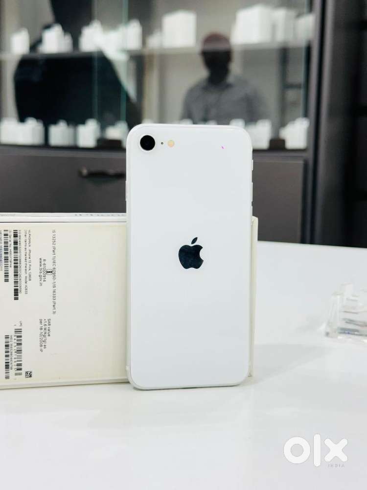 Apple Iphone Se2-64Gb White Excellent Condition - Mobile Phones in
