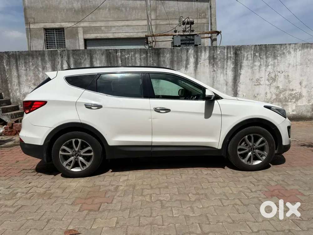 Hyundai New Santa Fe 2015 Diesel Well Maintained