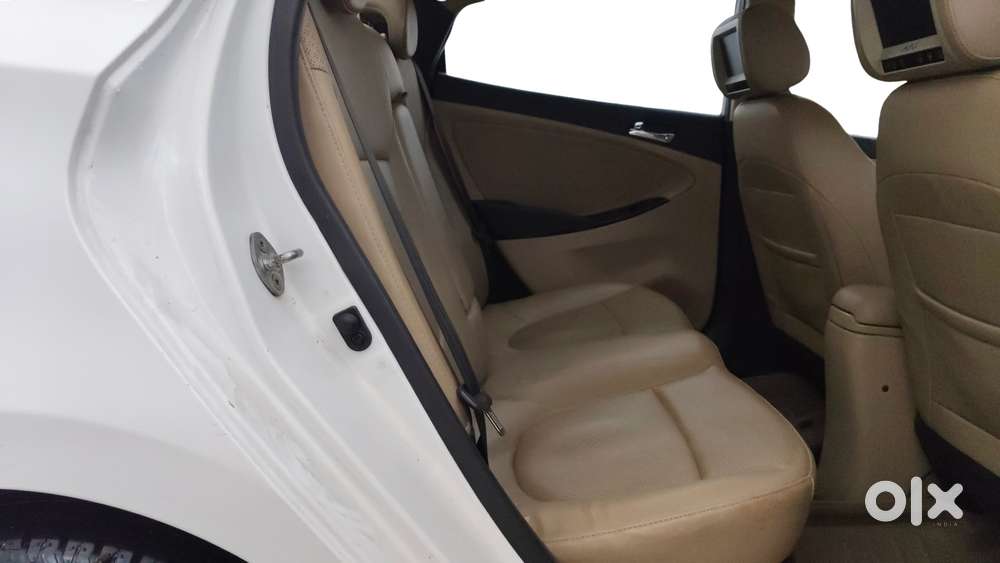 Hyundai Verna Fluidic 1.6 Vtvt Sx Opt, 2014, Petrol