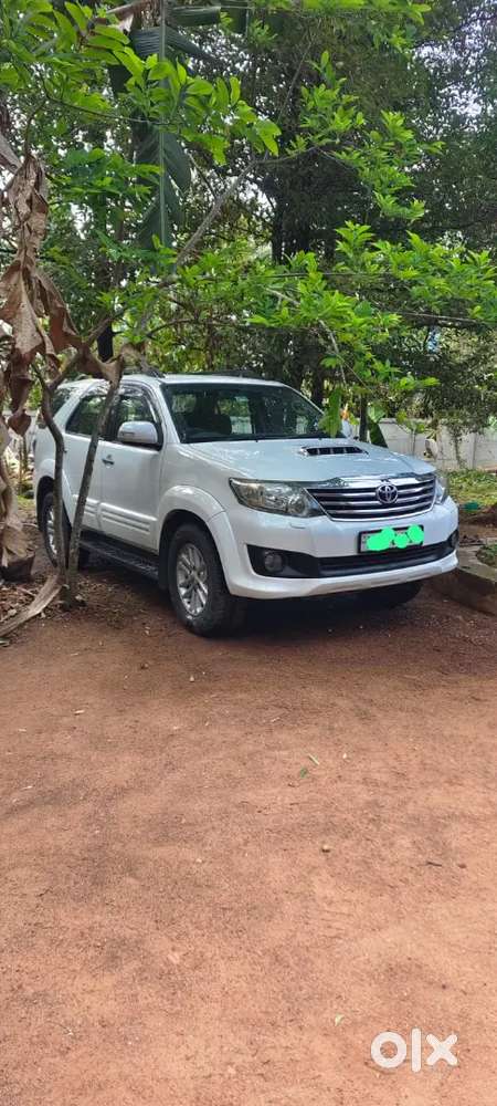 Toyota Fortuner.only 1,63,000. Genuine Kilometre