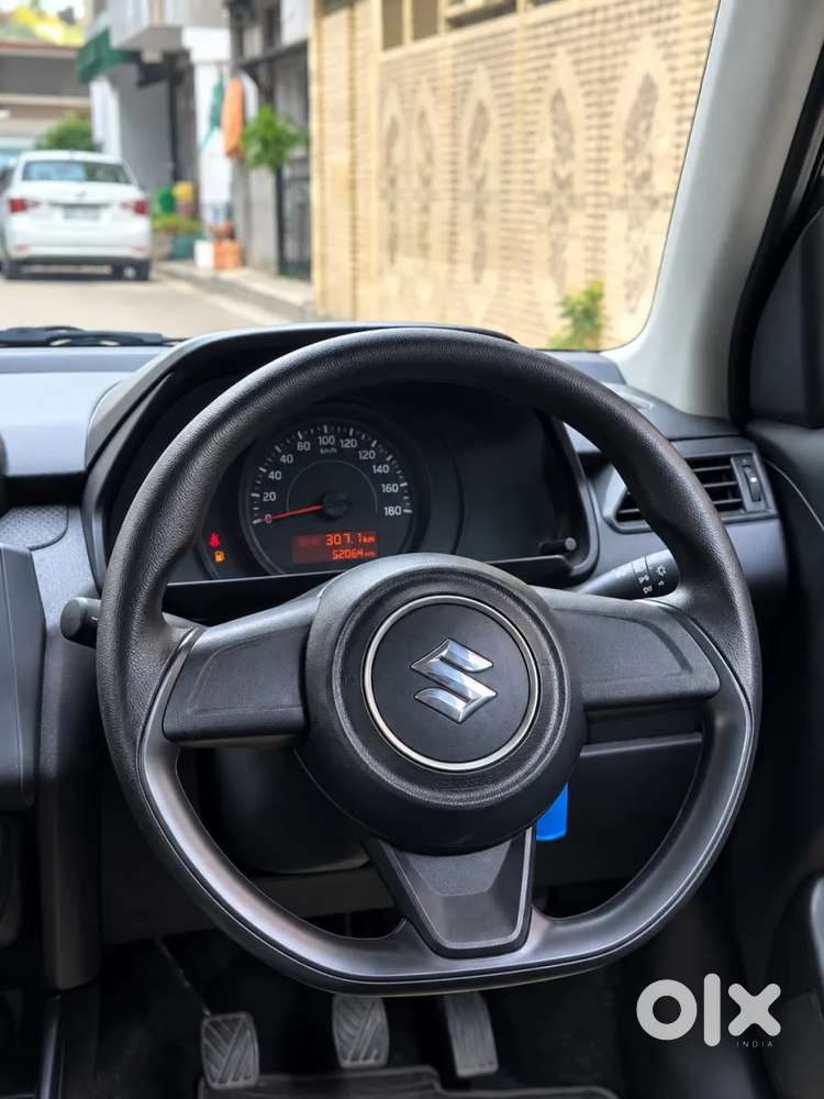 Maruti Suzuki Swift Lxi, 2020, Petrol