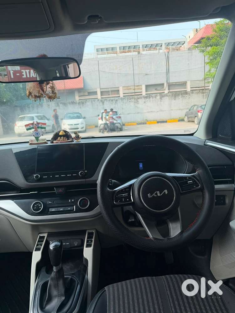 Kia Carens Petrol 2022 Year
