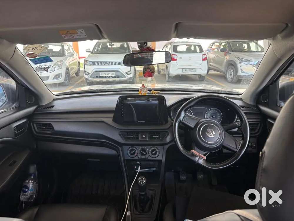 Maruti Suzuki Brezza Lxi 2024, Company Fitted Alloy Wheel