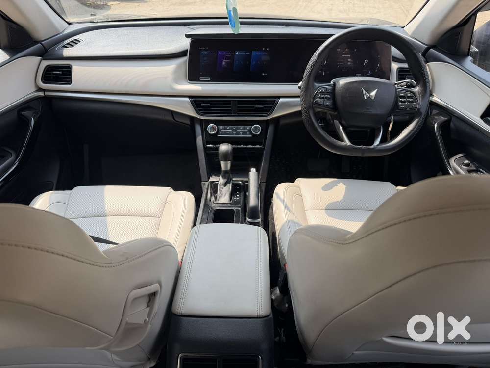 Mahindra Xuv700 2.2 Ax 5 Diesel At 7 Str, 2024, Diesel
