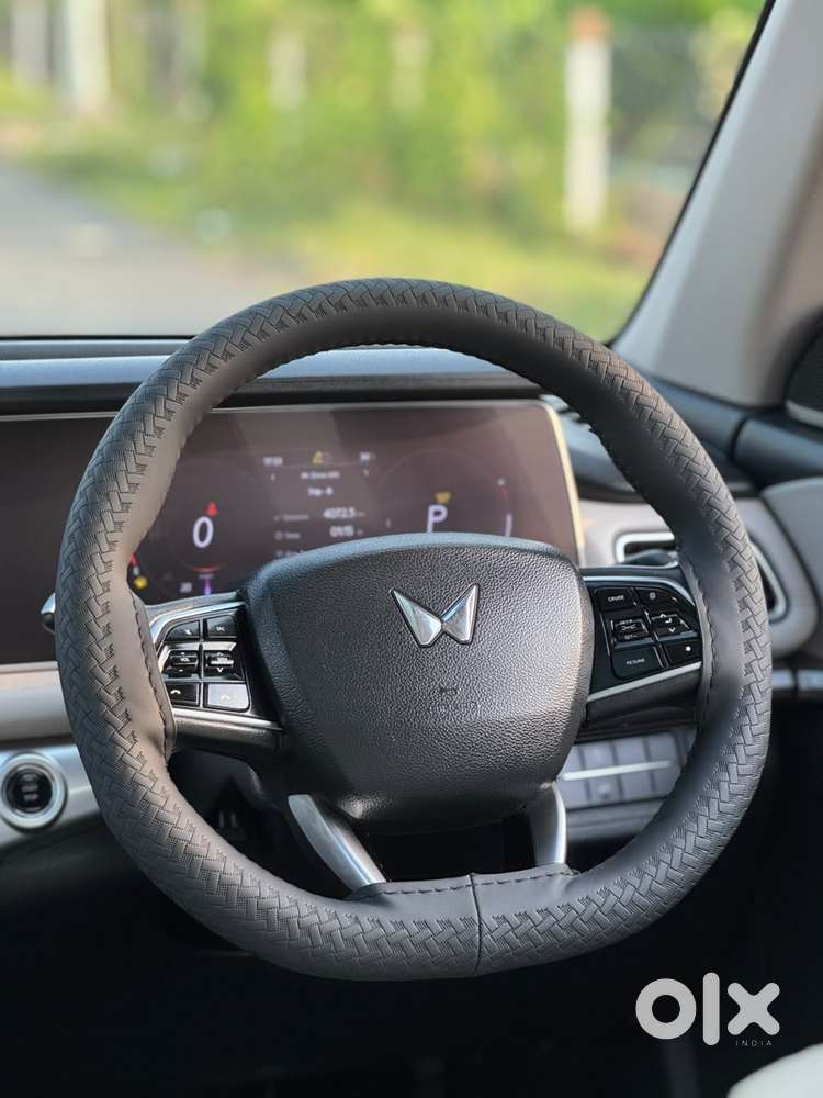 Mahindra Xuv700 Ax7l 6 Str At, 2022, Diesel