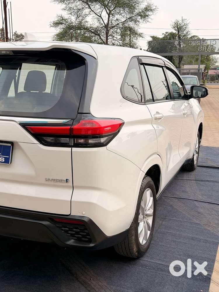 Toyota Innova Hycross 2.0 Vx Hybrid 7 Str, 2023, Petrol
