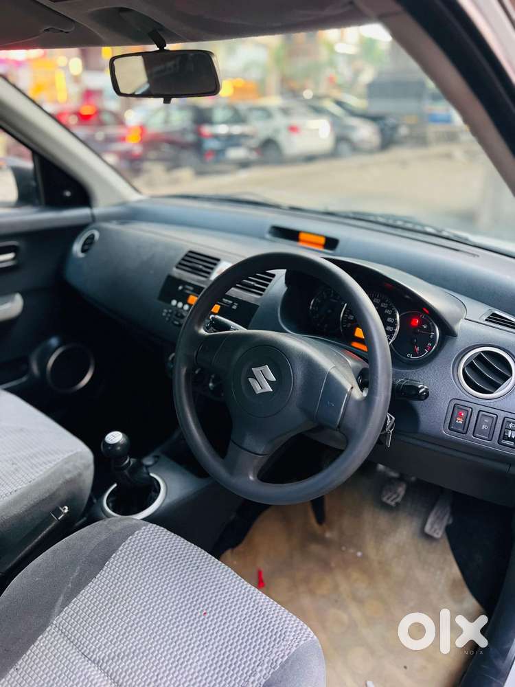 Maruti Suzuki Swift Dzire 1.2 Vxi Bsiv, 2011, Petrol