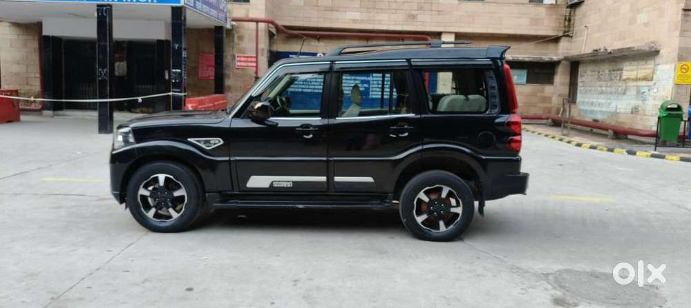 Mahindra Scorpio Classic 2.2 S 11 Mt 7 Str, 2023, Diesel