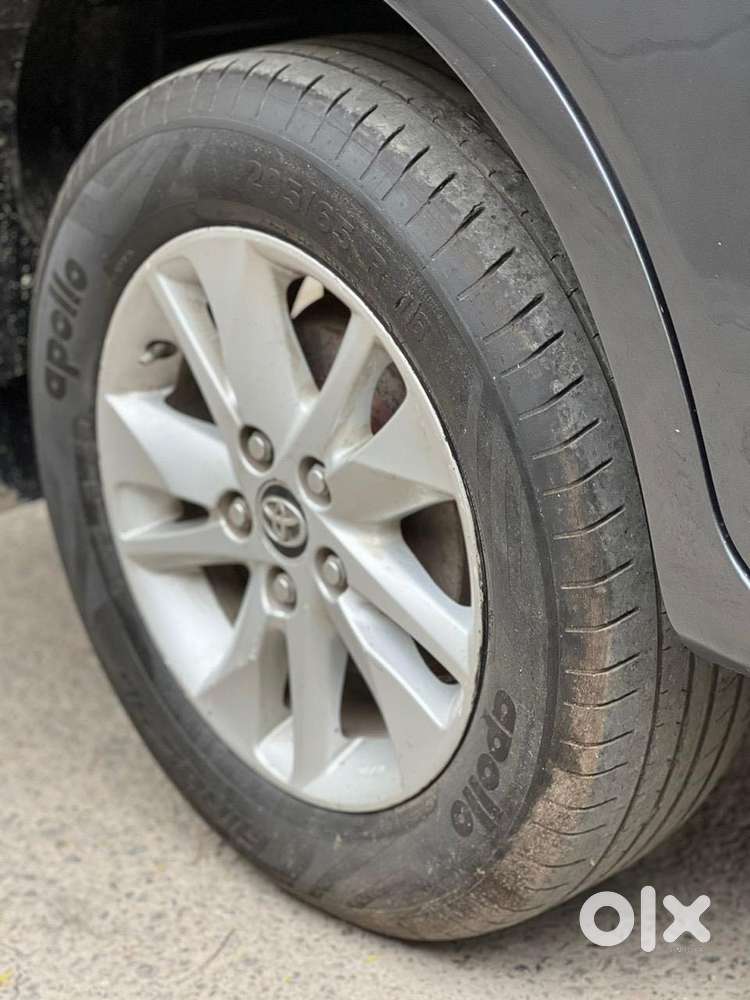 Toyota Innova Crysta 2.4 Gx Mt, 2016, Diesel