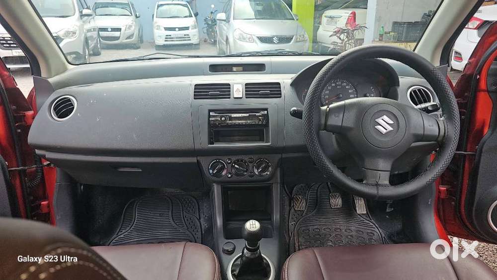 Maruti Suzuki Swift 1.2 Vxi (o), 2011, Petrol