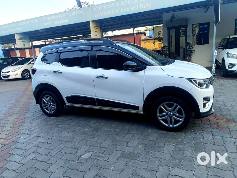 Renault Triber Rxz, 2022, Petrol