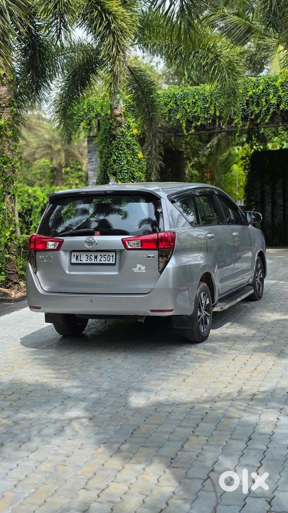 Toyota Innova Crysta 2.7 Gx Mt 8s, 2017, Diesel