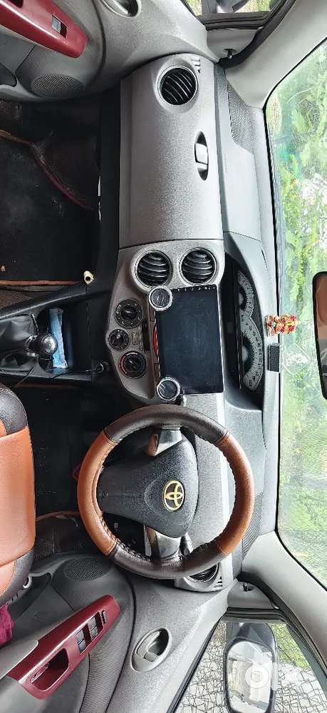 Toyota Etios V 2011