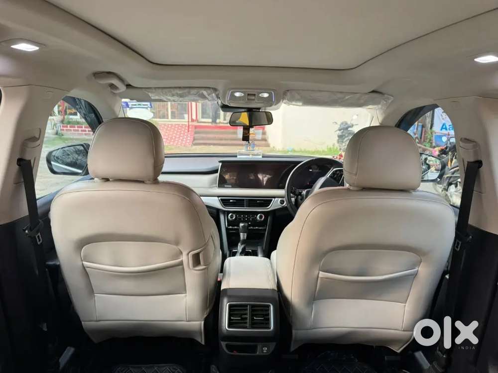 Xuv Ax7 Petrol 7 Seater