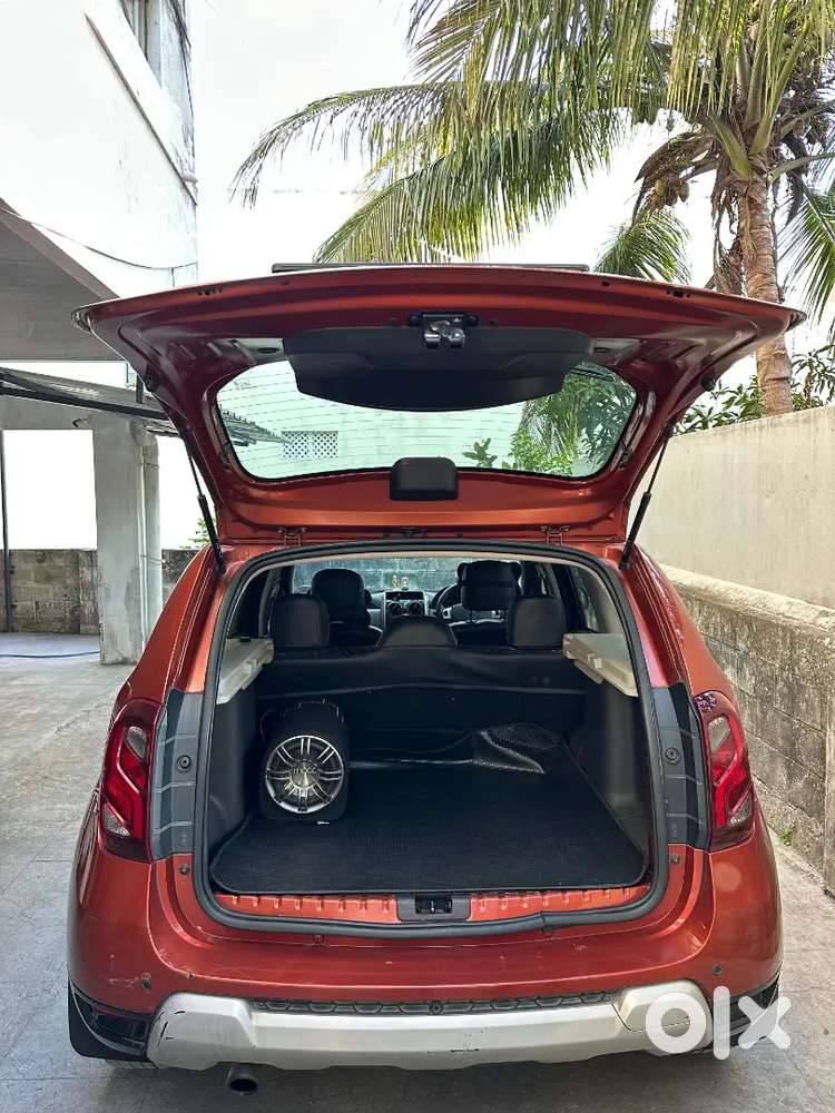 Renault Duster 4 × 4 Manual Diesel.