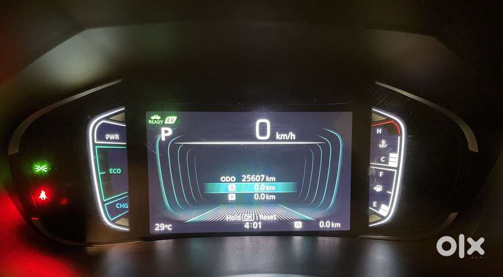 Maruti Suzuki Grand Vitara 1.5 Alpha Plus Intelligent Hybrid Ecvt, 2..