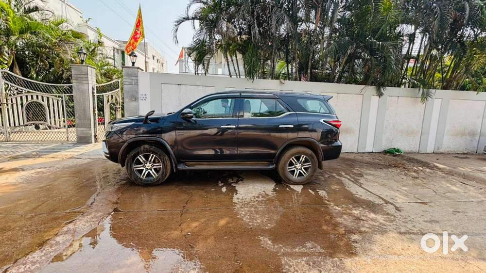 Toyota Fortuner Legender 2023 Diesel 104500 Km Driven