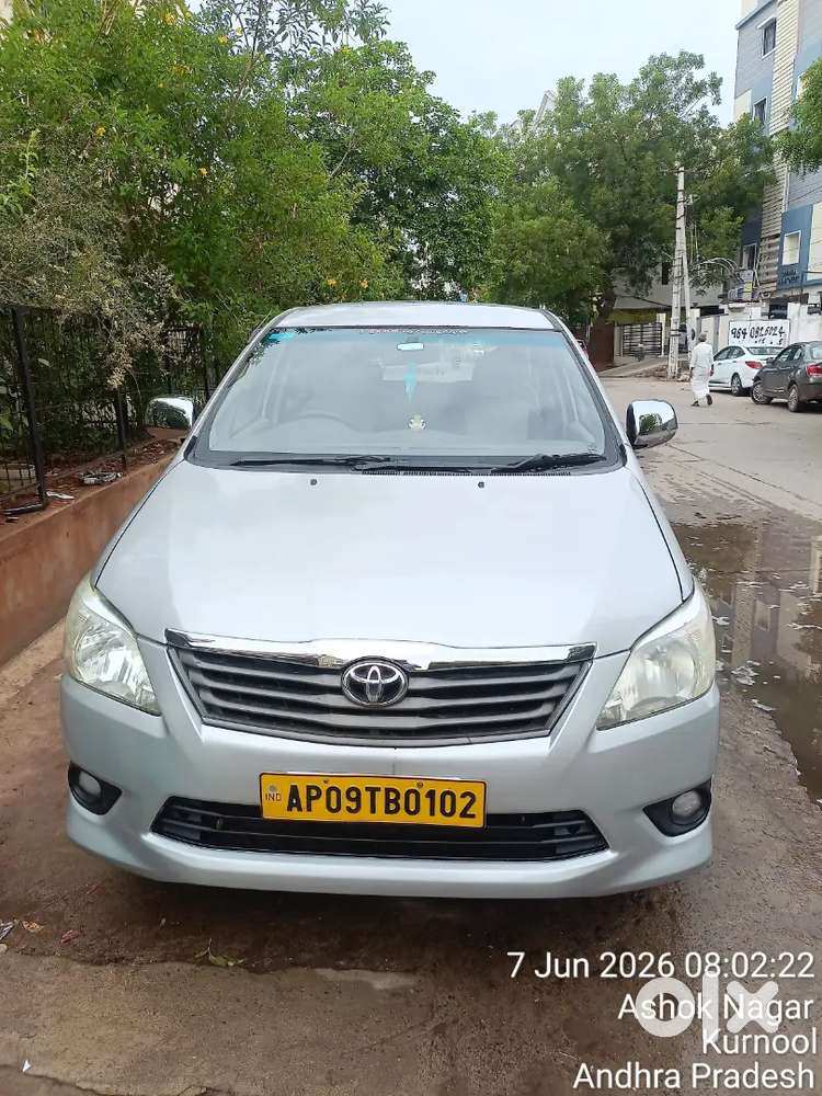 Toyota Innova 2012