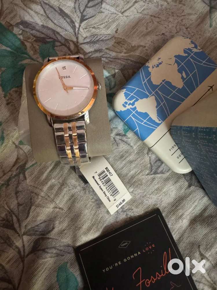 Brand New Fossil Watch – Unused with Box and tags  display picture 1