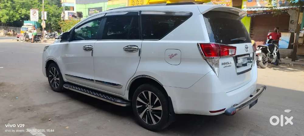 Toyota Innova Crysta Z 2024