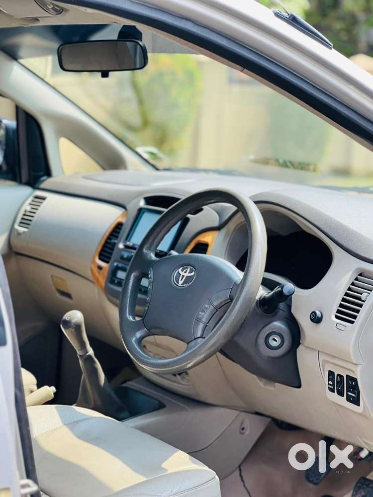 Toyota Innova 2.5 Vx 8 Str, 2011, Diesel