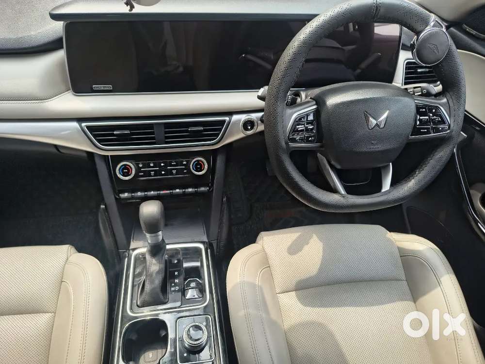Mahindra Xuv700 2022 Diesel Well Maintained