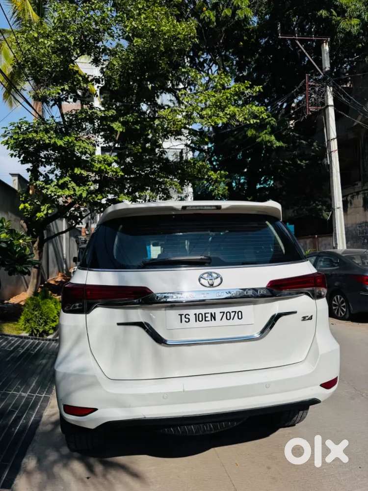 Toyota Fortuner Auto 4×4  Shrm Track Non Accident New Tyres N Battery