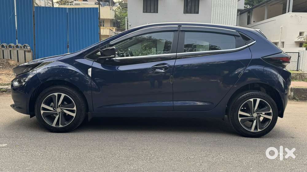 Tata Altroz Xz, 2025, Petrol