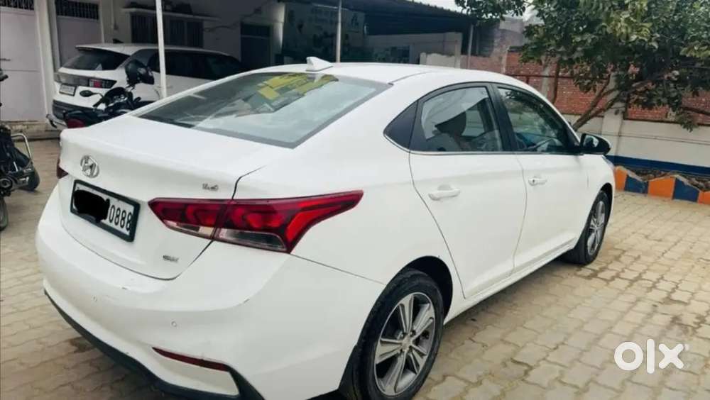 Hyundai Verna 2017 Last October Month.