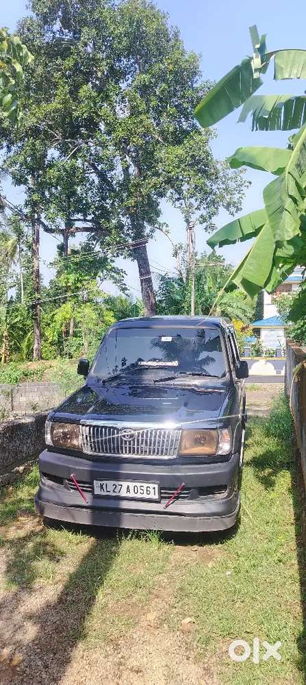 Toyota Qualis 2004 Diesel 27000 Km Driven