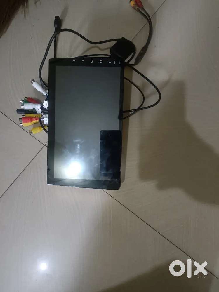 Car 10 inch display with real camera
