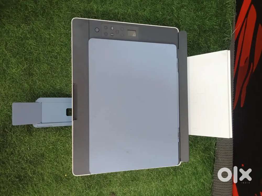 Hp 585 wifi printer 4 month only light used