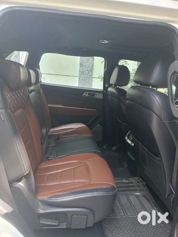 Mahindra Alturas G4 4wd At, 2019, Diesel
