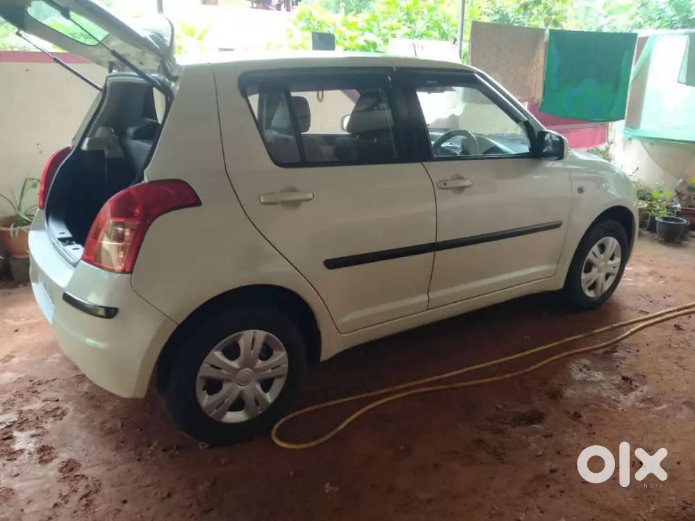 Show Room Condition Swift Vxi  2010 In Chalakudy Good Conditinn Vxi