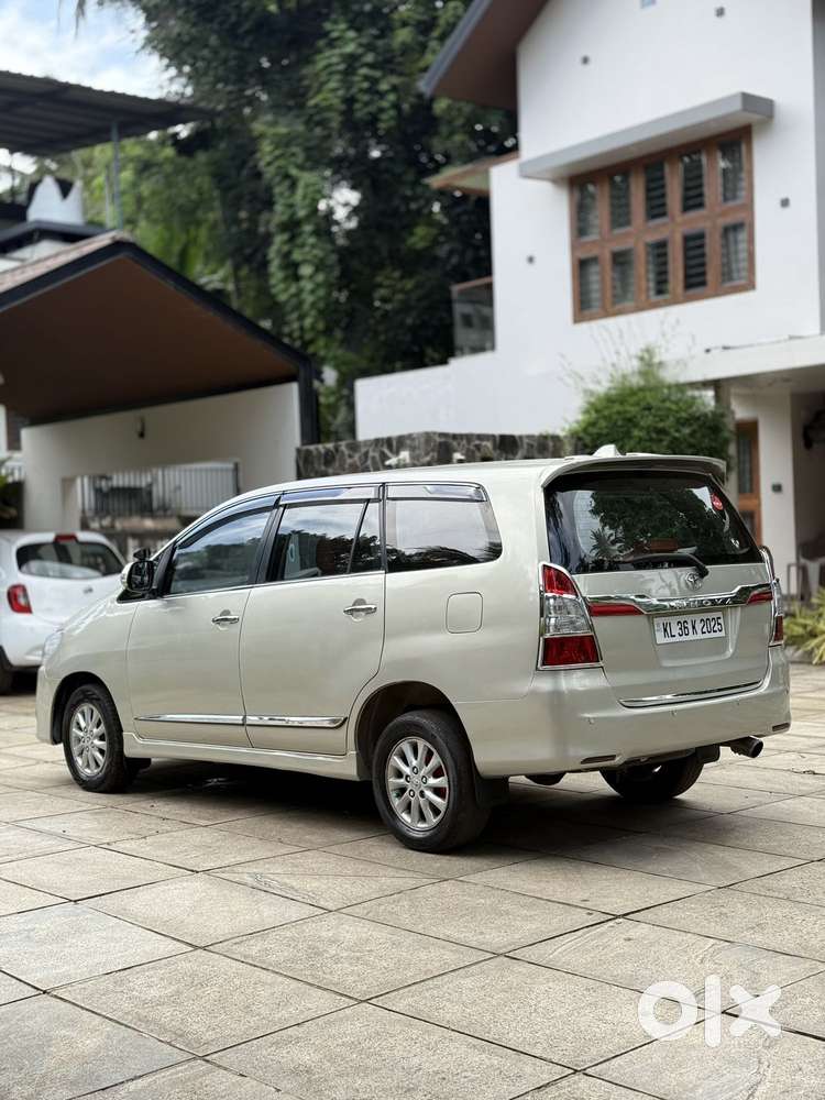 Toyota Innova 2.0 V, 2013, Diesel