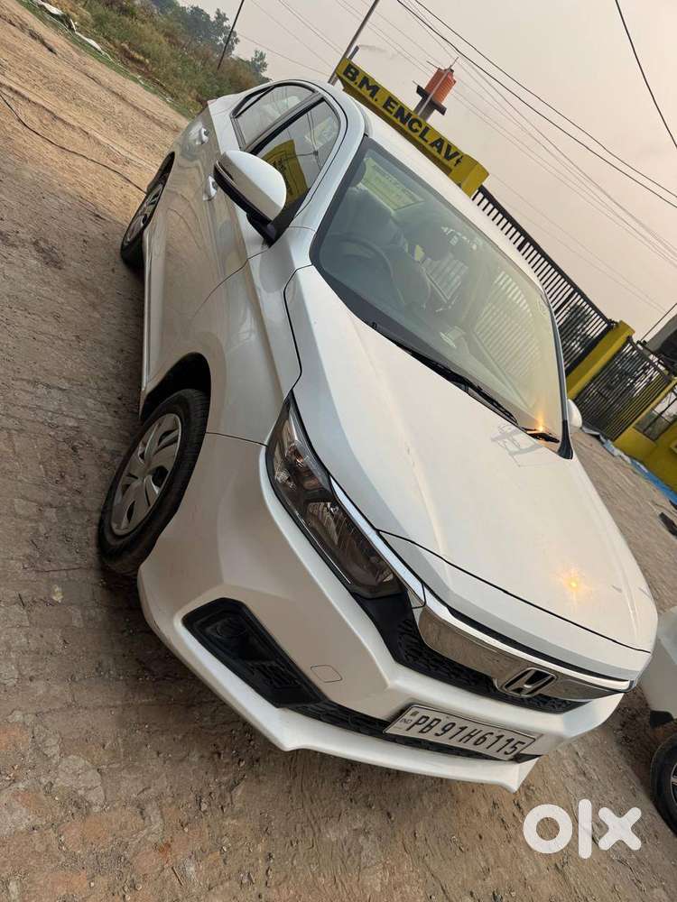 Honda Amage First Ower Company Record 30000 Driven Single Hand Running