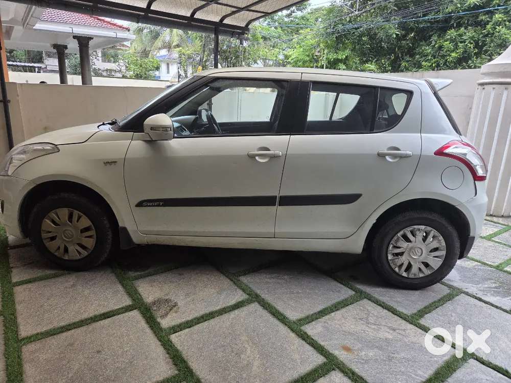 Maruti Suzuki Swift Vxi 2012