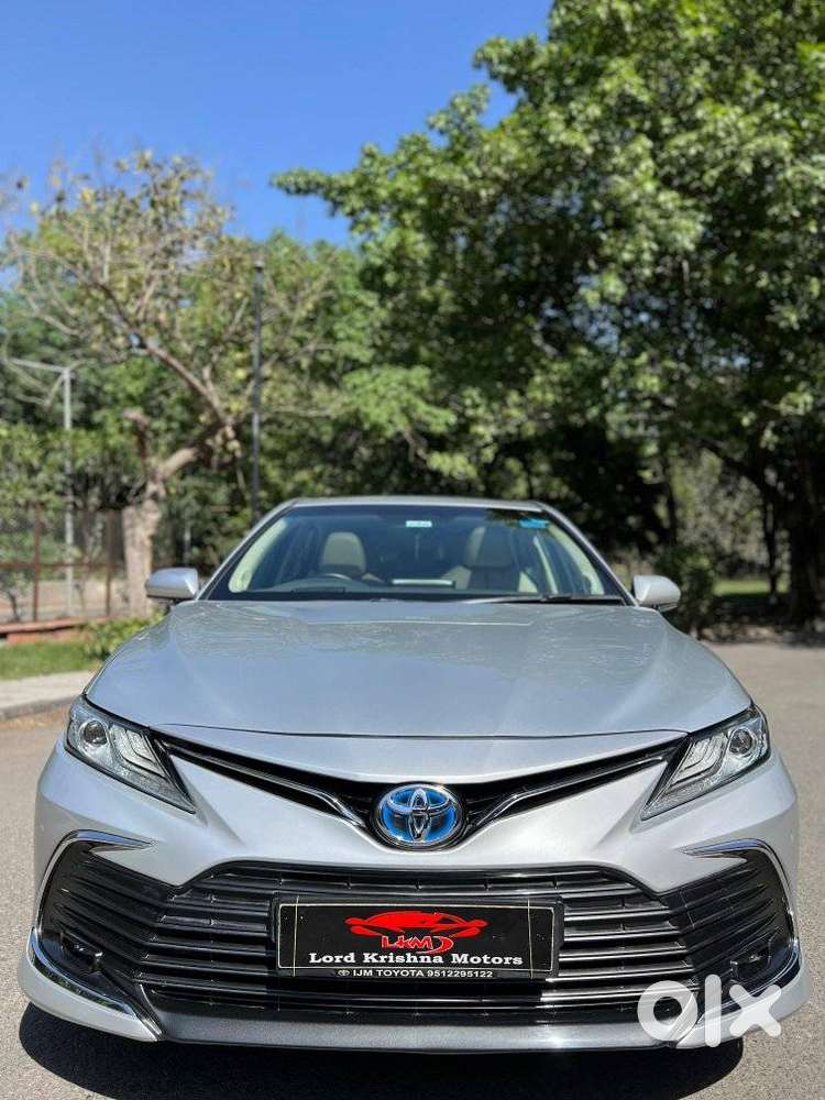 Toyota Camry Hybrid, 2022, Cng & Hybrids