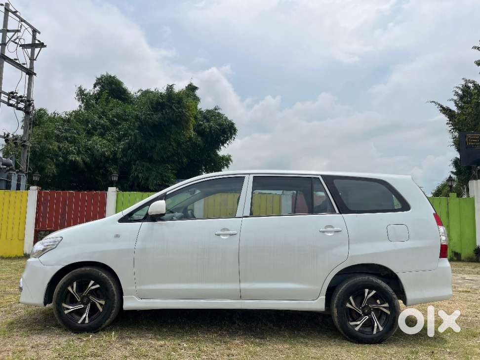 Toyota Innova 2.5 G (diesel) 8 Seater, 2012, Diesel