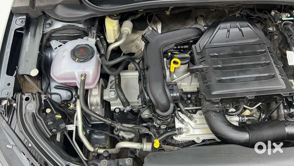 Skoda Slavia Style 1.0l Tsi At, 2023, Petrol