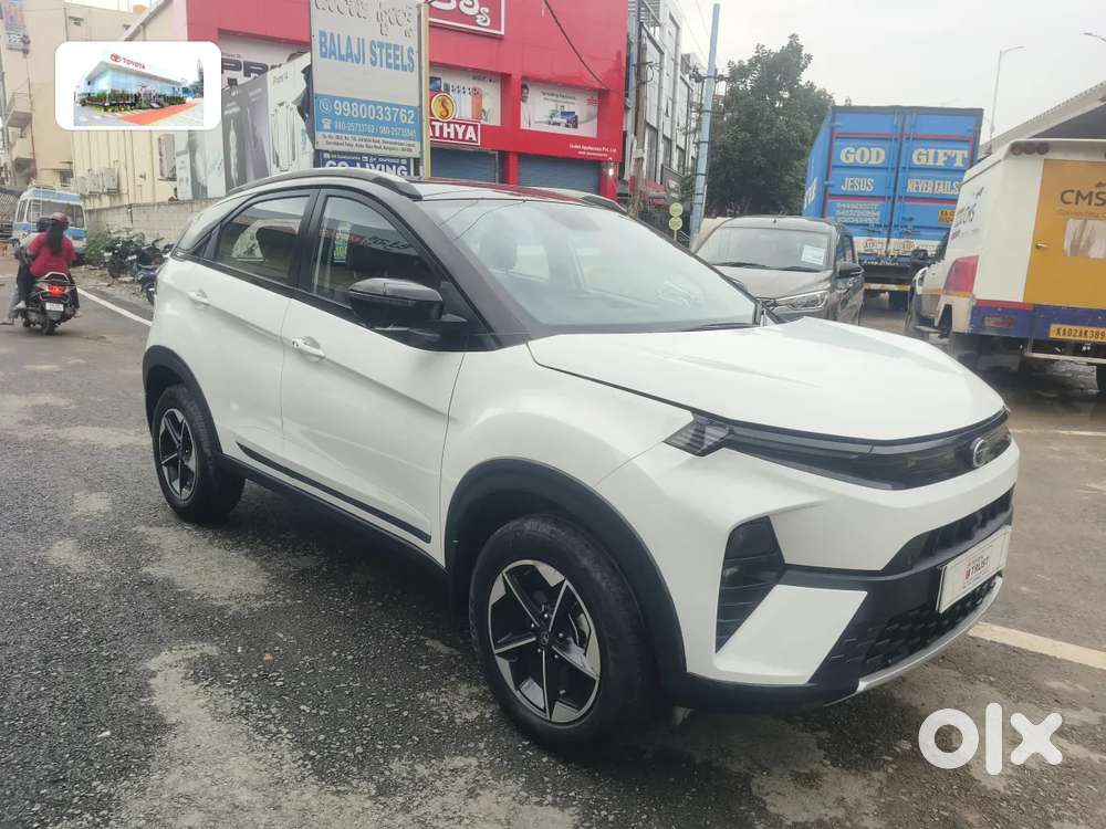 Tata Nexon, 2025, Petrol