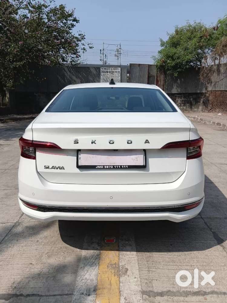 Skoda Slavia Style 1.0l Tsi At, 2023, Petrol
