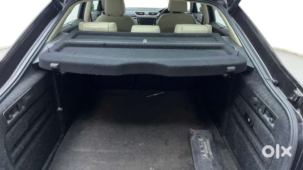 Skoda Superb L&k 1.8 Tsi At, 2021, Petrol