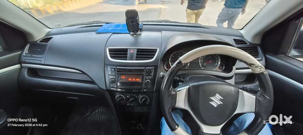 Maruti Suzuki Swift Vxi Optional, 2015, Petrol