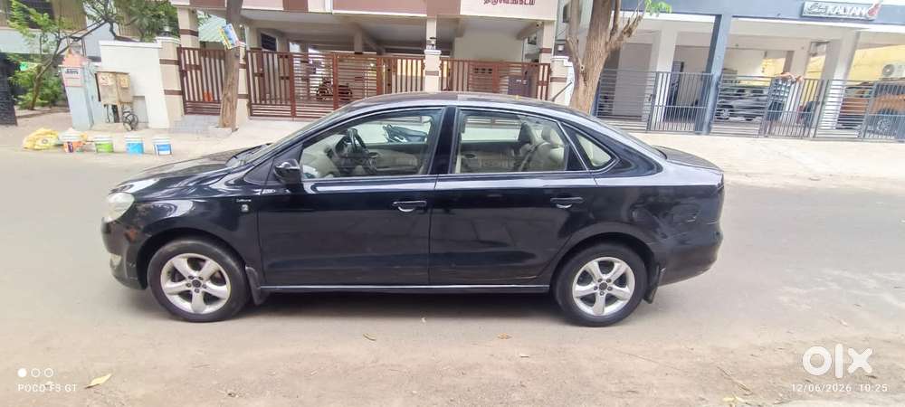 Skoda Rapid 1.6 Mpi At Ambition Plus, 2013, Petrol