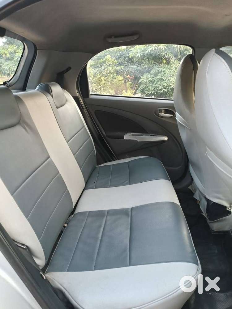 Toyota Etios Liva 2011-2012 V, 2011, Petrol