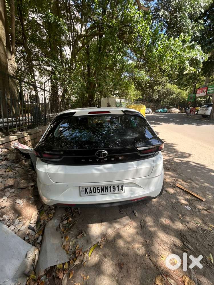 Tata Altroz Petrol 2024