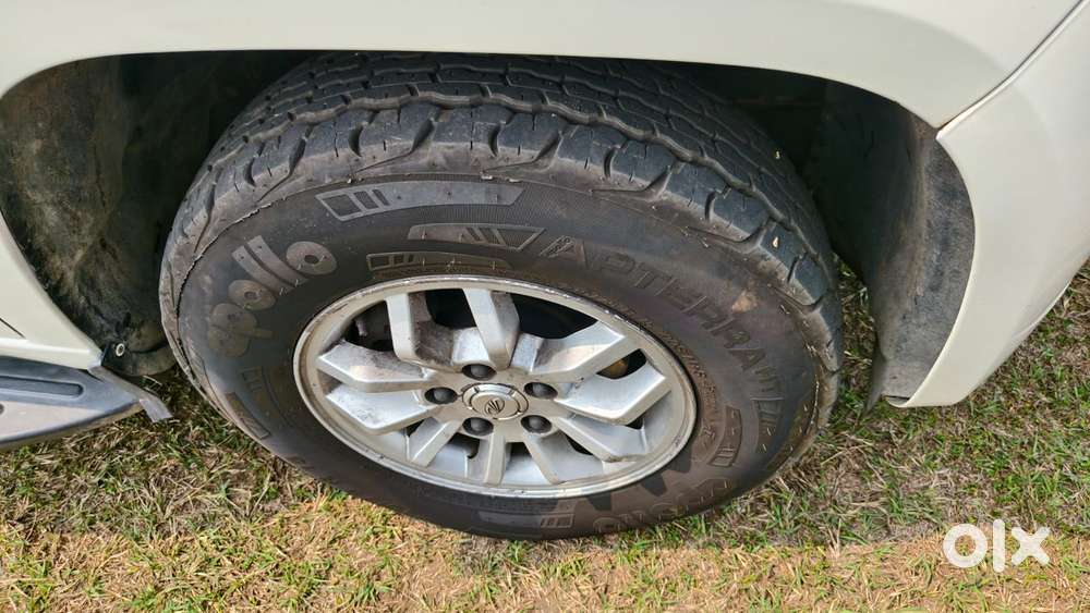 Mahindra Tuv 300 T8, 2016, Diesel